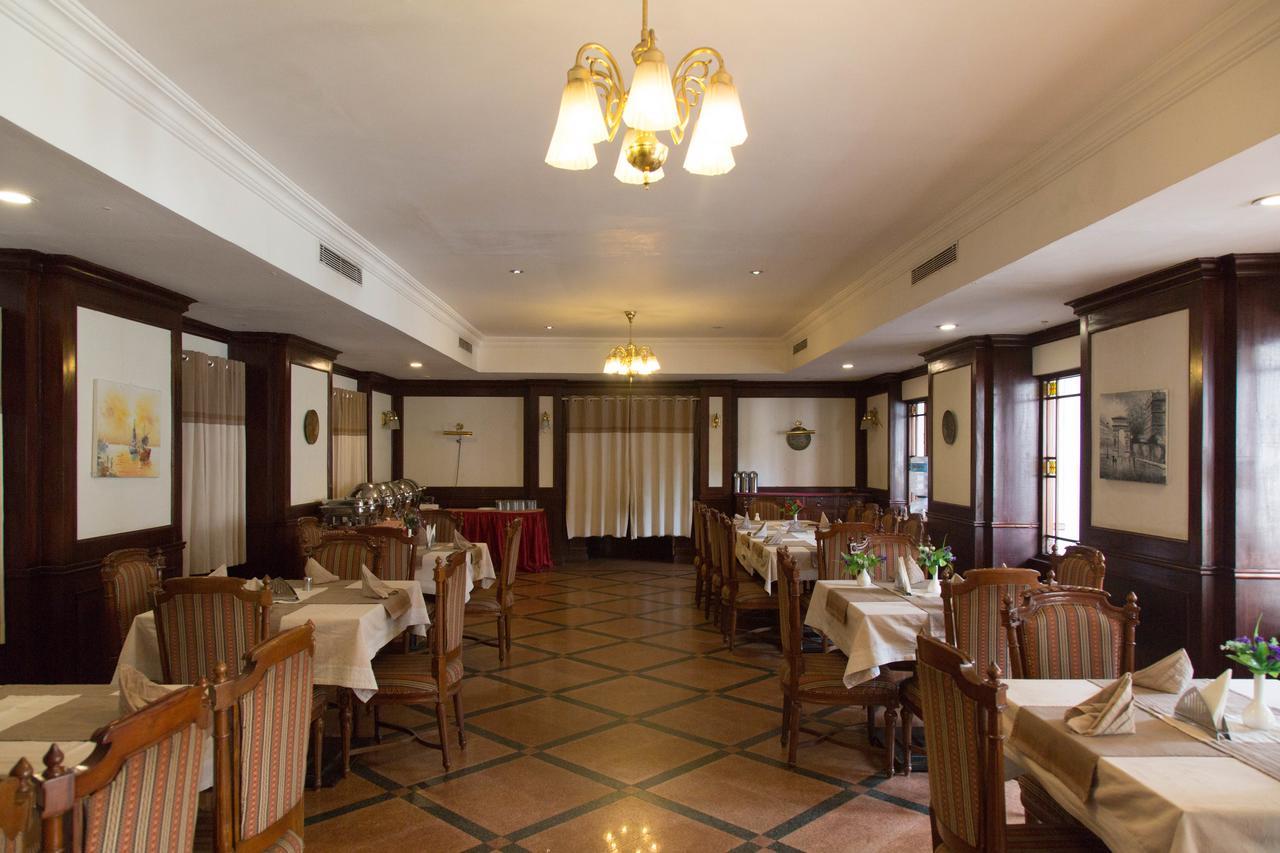 Ats Willingdon Hotel Коччи Экстерьер фото