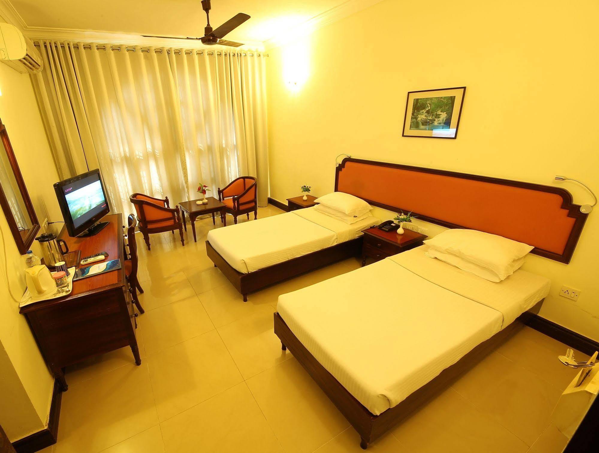 Ats Willingdon Hotel Коччи Экстерьер фото